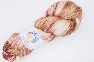 BFL-Silk 4-ply 150g - cream with turquoise and rust speckles