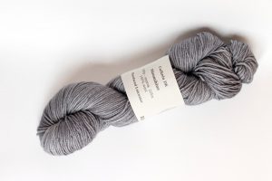 100% Bluefaced Leicester Moonshine - mid-grey
